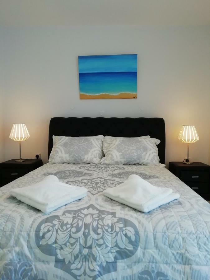 Ocean Blue Apartments Paphos Bagian luar foto